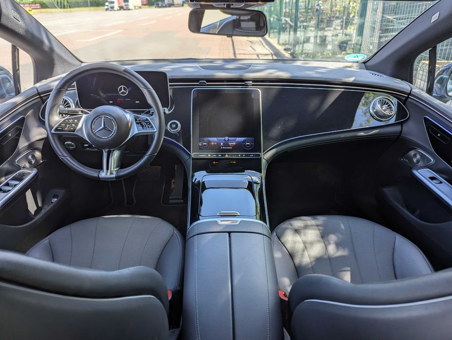 MERCEDES EQE Електромобіль