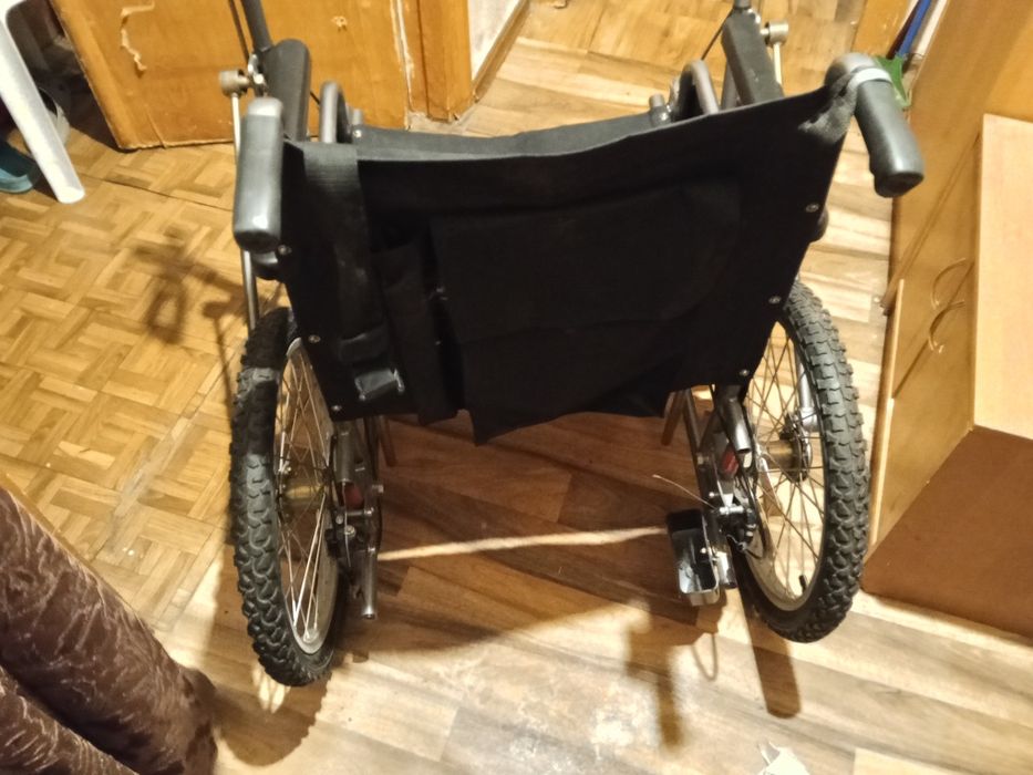 Продаю уличную коляску