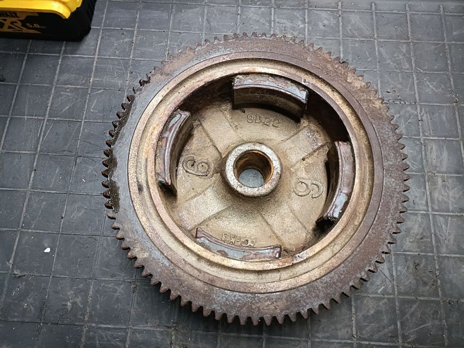 Koło zamachowe do traktorek kosiarka silnik honda gxv390 honda 13 HP