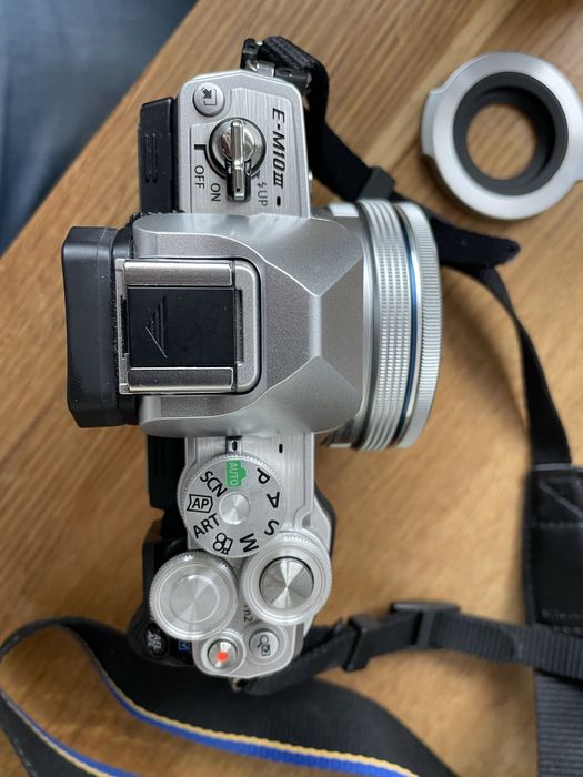 Aparat Olympus E-M10 III