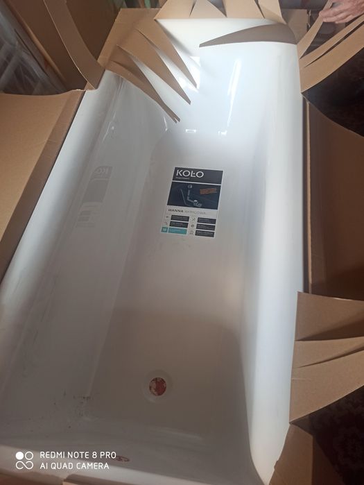 NOWA Wanna KOŁO parawan i obudowa do wanny