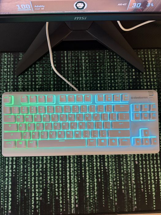 Продам новую клавиатуру SteelSeries Apex 3 White