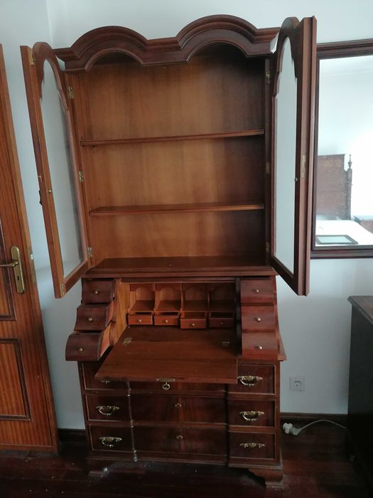 Secretária de Escrivaninha Antiga em Madeira com Vitrine