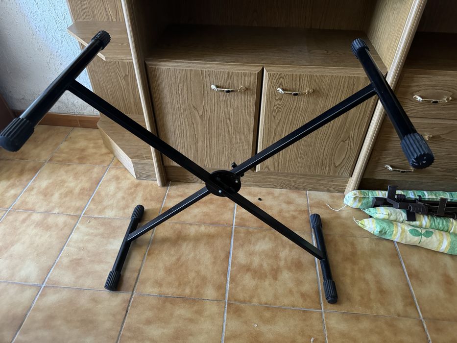 Piano Roland E15 Antigo