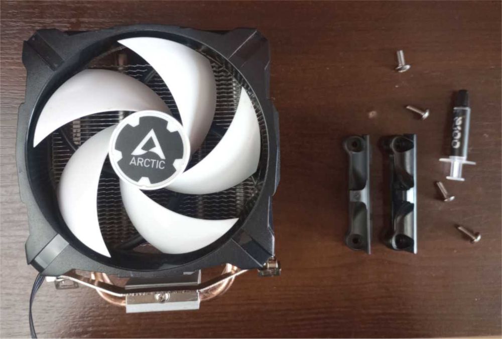 Chłodzenie procesora CPU Arctic Freezer 7 AMD