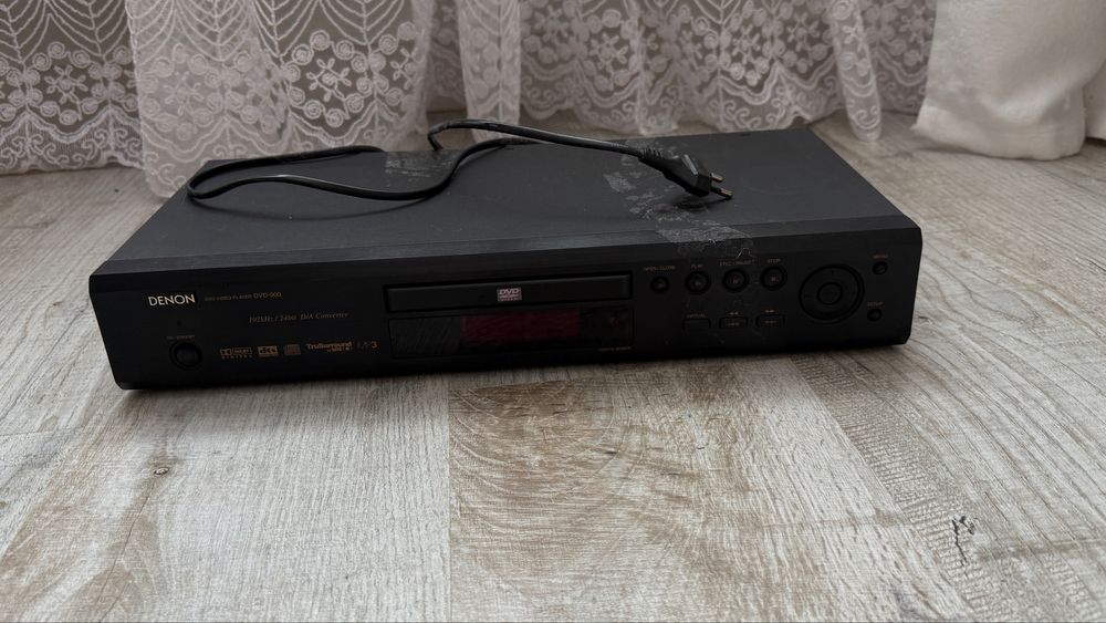 DVD-900 програвач