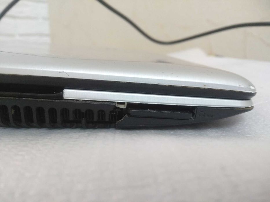 Нетбук Asus Eee PC 1215B