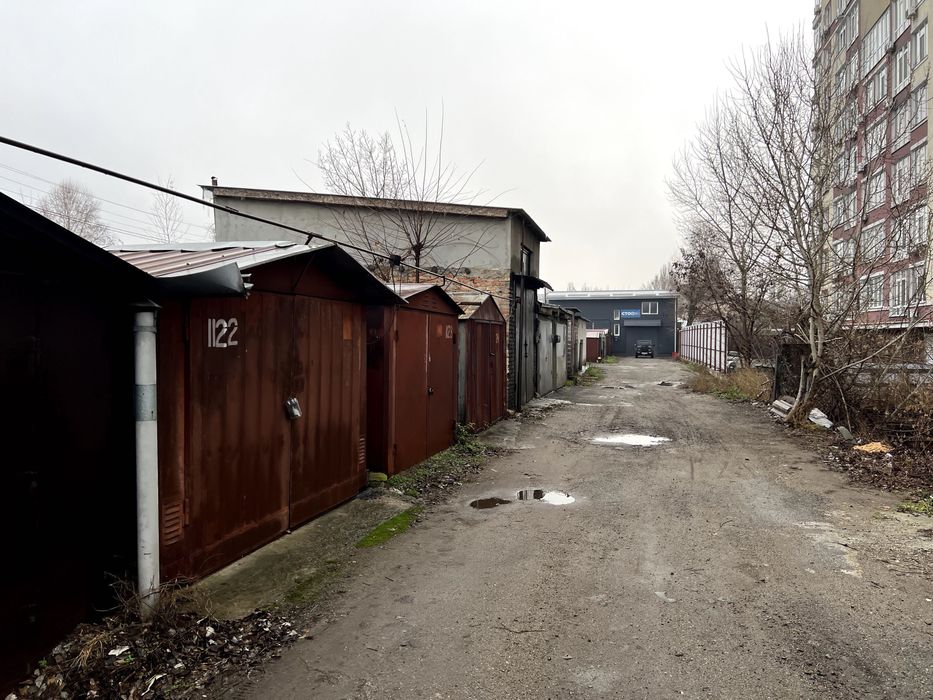 Продається металевий гараж із підвалом загальною площею 41,8 м².