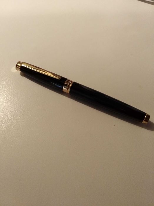 Caneta de Aparo "Pierre Cardin" - usada - muito bom estado