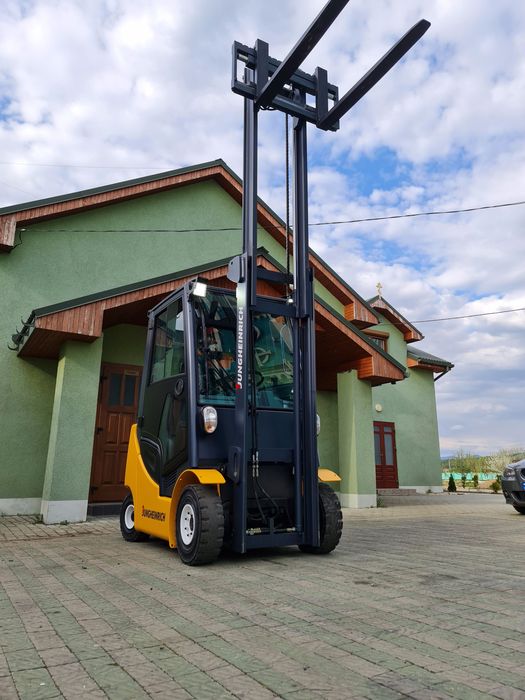 Кара Вилочный погрузчик Jungheinrich Diesel  свіжопригнаний DFG 320s