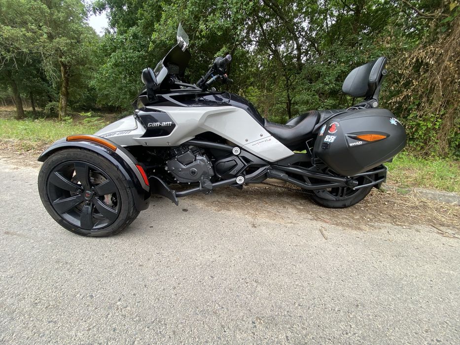 Can am spyder F3 S  com malas e encosto do passageiro
