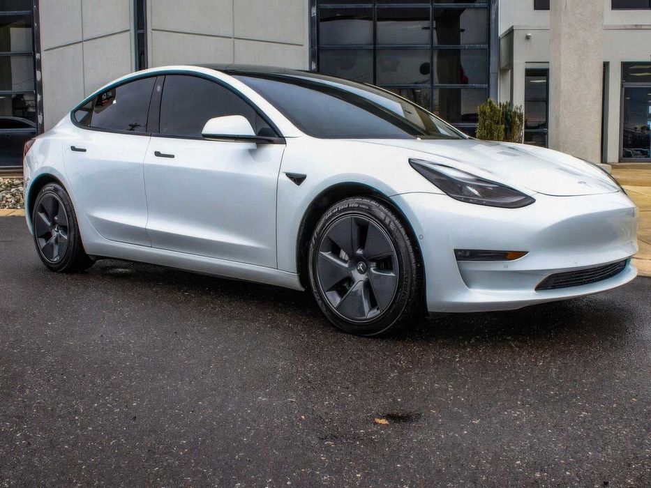 Tesla 3      2022
