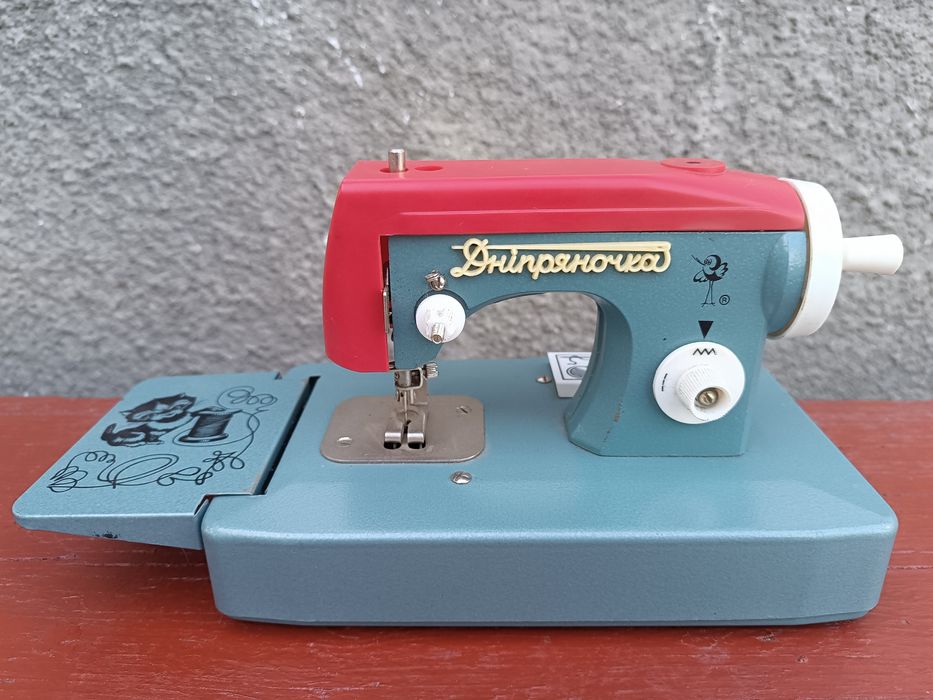 Дитяча швейна машинка