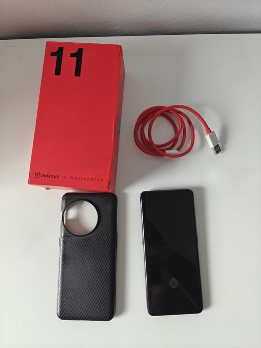 Smartfon OnePlus 11 8/128 jeszcze na gwarancji.