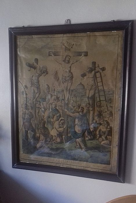 Quadro antigo com estampa religiosa "A crucificação"