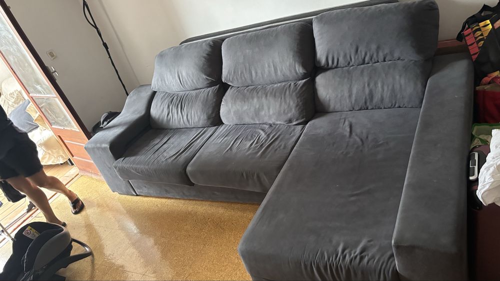 Sofá com chaise long