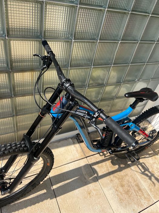 Giant Glory 27.5 Downhill