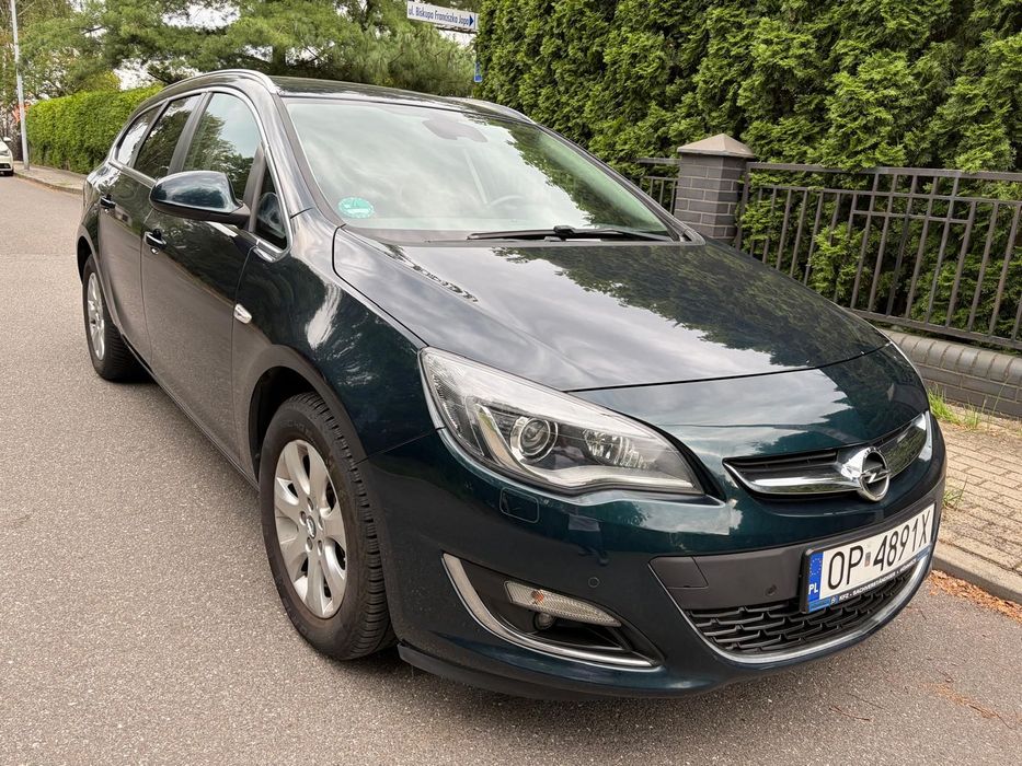 Opel Astra Kamera Cofania, Nawigacja, Podgrzewane Fotele, Bi-Xenon