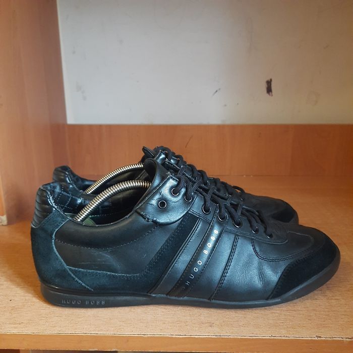 Продам кросівки хугобос