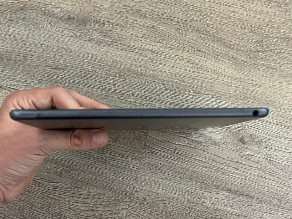 iPad Air 3 WiFi Only barely used