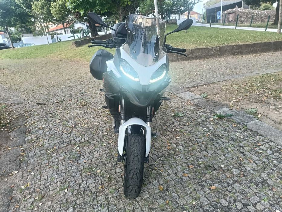 BMW F 900 XR M performance