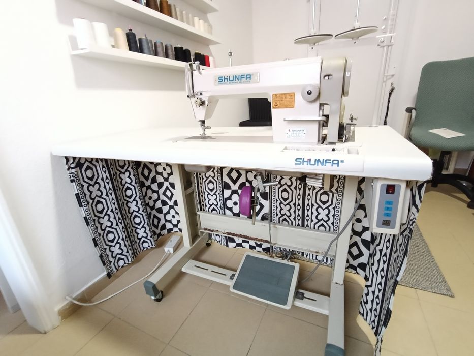 Máquina costura Industrial Reta