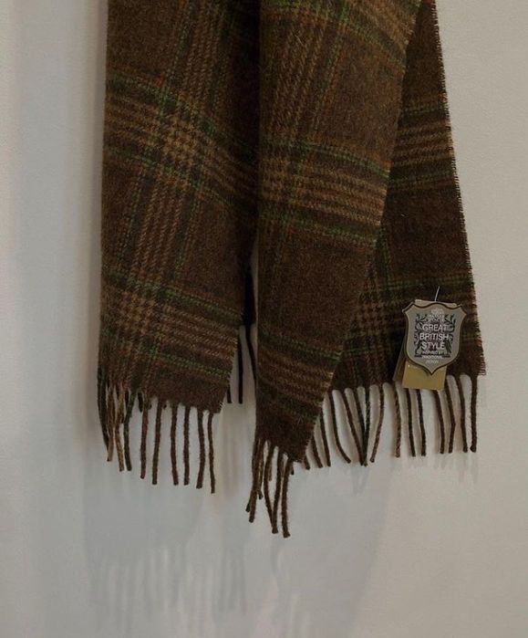 новий вовняний шарф