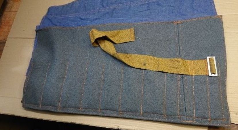 Классный чехол для инструментов.
Советский, качественный. 
Сукно. 
Два