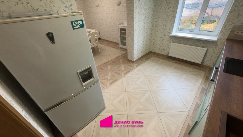 Дом с озером, террасой и зоной барбекю — Подгороднее