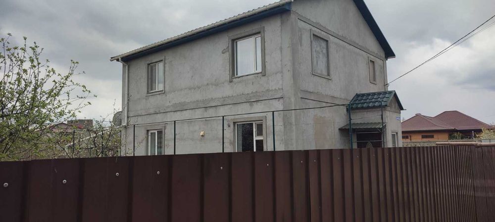 Продается двухэтажный дом