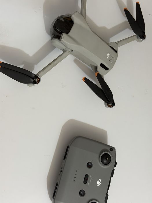 Dron dji mini 3