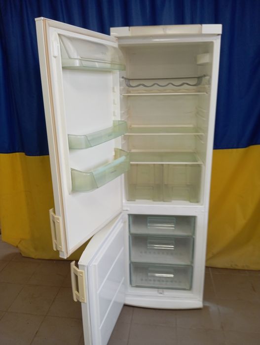 Холодильник Электролюкс ERB 3645