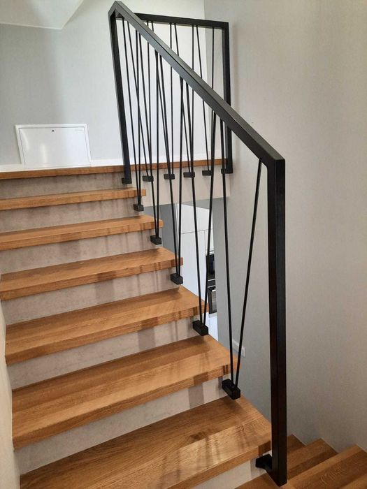 Barierka schodowa wewnętrzna industrialna metalowa spawana balustrada