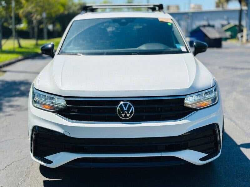 2023 Volkswagen Tiguan SE R-Line Black