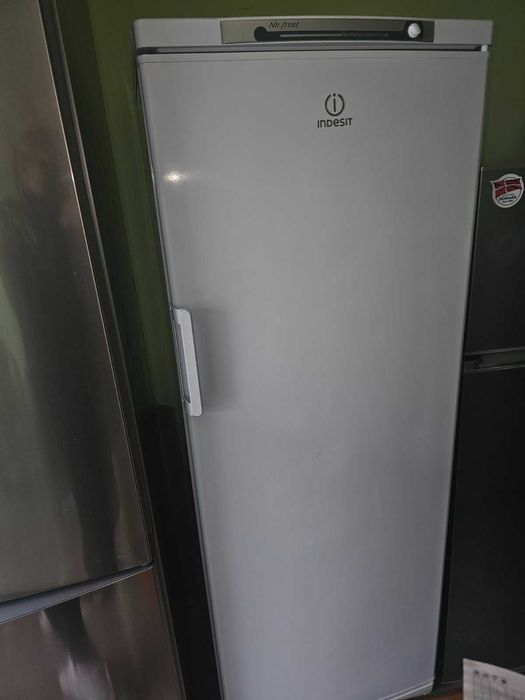 Морозильна камера Indesit