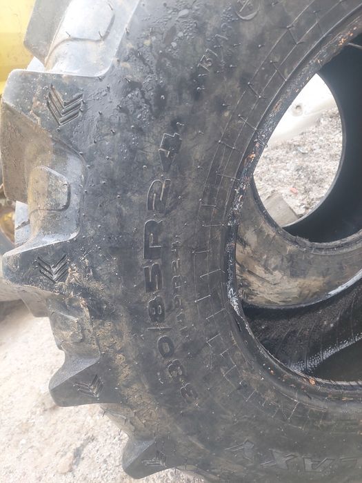 Pneus 380.85 r24