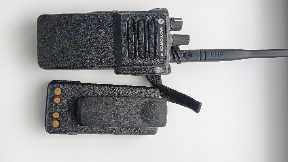 Рація Motorola DP4400е  VHF + аккумулятор (2100 mAh)