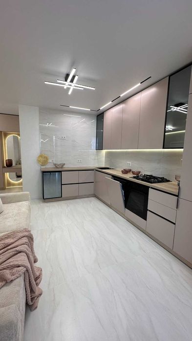 МРІЯ!Дизайнерська 2-к квартира, Софія Резиденс,Щаслива 63