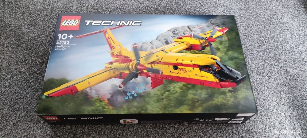 LEGO® 42152 Technic - Samolot gaśniczy.