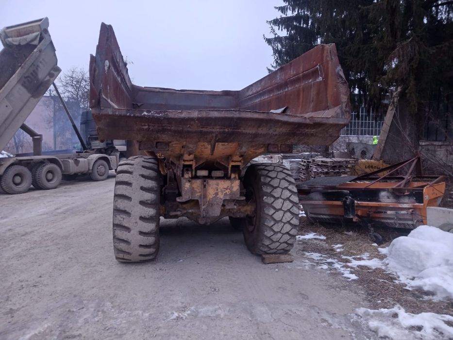 Wozidlo Volvo A25