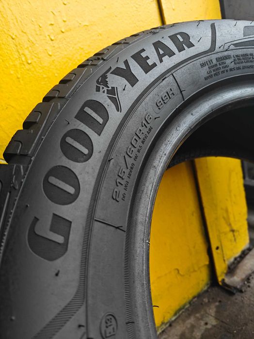 215/60 R16 Goodyear Ultra Grip Performance+ зимові шини 24рік комплект