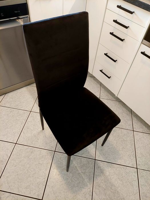 Krzesła welurowe  czarne 6 szt.