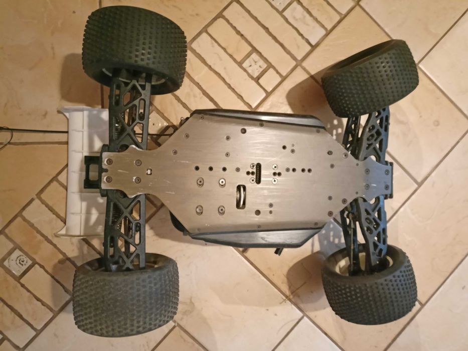 Racing Truggy 1/8 samochód zdalnie sterowany, spalinowy