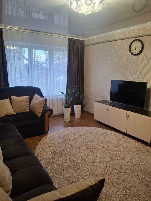 Продається 3-кімнатна комфорт міського житла та переваги приватного будинку.