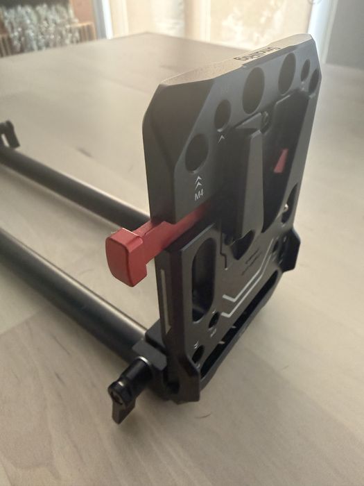Smallrig V-mount plate + varetas smallrig