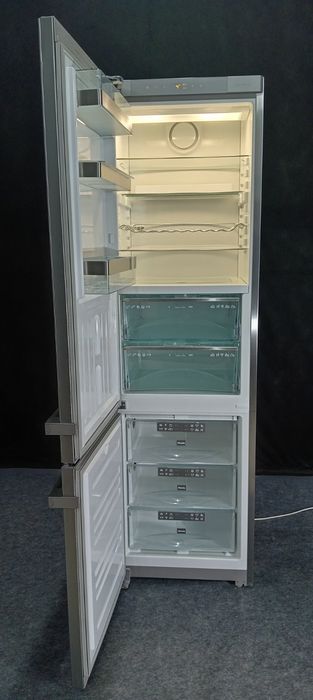 Холодильник Miele