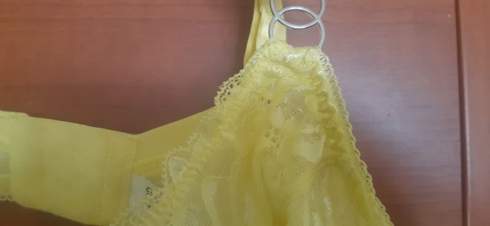 Piekny biustonosz damski