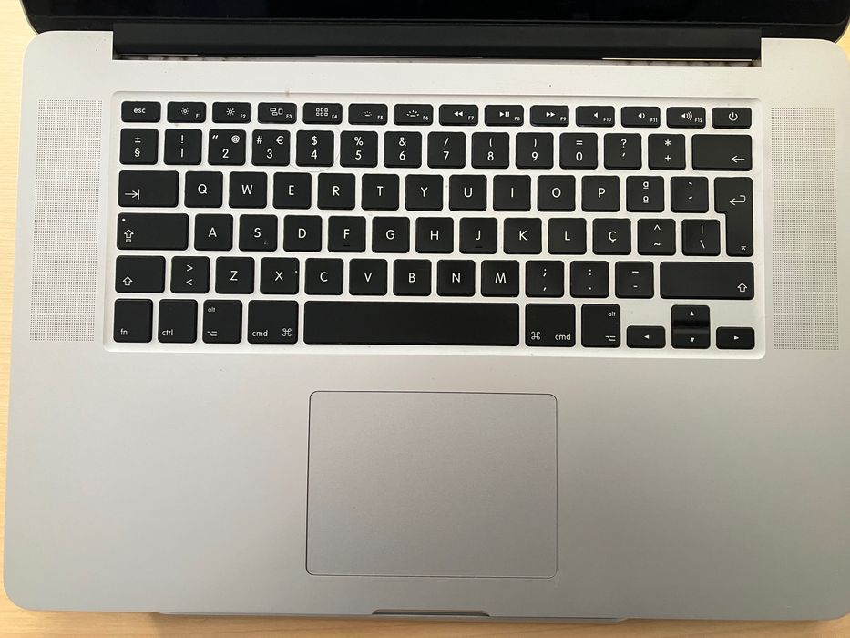MacBook Pro Retina 15” i7 16GB SSD 256GB | Muito bom estado estético e totalmente funcional