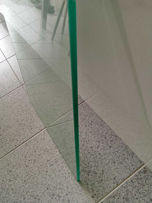 Prateleiras de vidro como novas