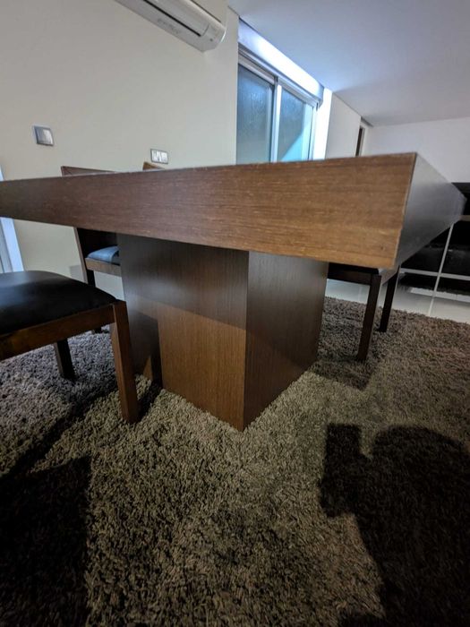 Mesa quadrada em madeira de Sucupira / Aparador e 6 cadeiras